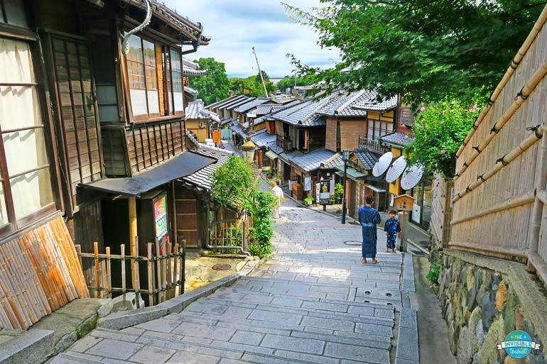 Kyoto Tea Ceremony, Ninenzaka, Japan | The Invisible Tourist