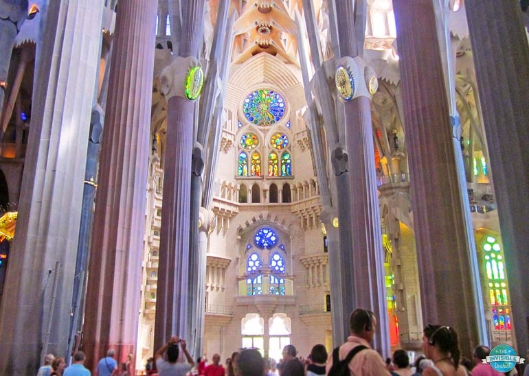 22 Crucial Barcelona Tips to NOT Look Like a Tourist