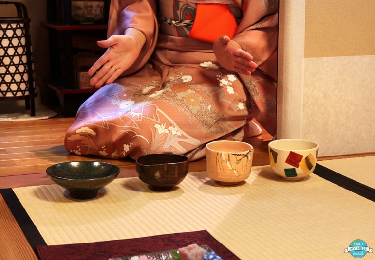 Selecting Antique Bowls for a Traditional Tea Ceremony in Tokyo