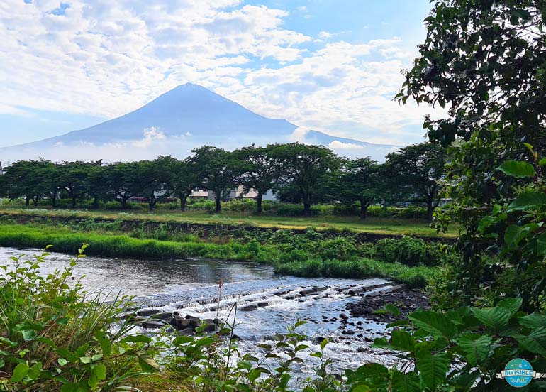 The best Japan travel books for exploring the country include Mt Fuji