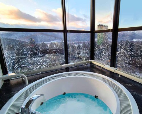 Hoshino Resorts Tomamu Review: Is Risonare Tomamu in Hokkaido worth it for a family ski holiday in Japan? | The Invisible Tourist